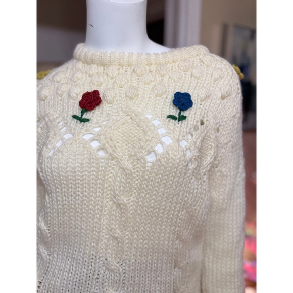 Vintage Carreau Cream Cable Knit Crew Neck Sweater with Floral Accents M - Picture 3 of 12